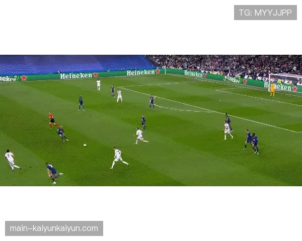 国家德比实时：维尼修斯突破造点，皇马主场暂时领先巴塞罗那